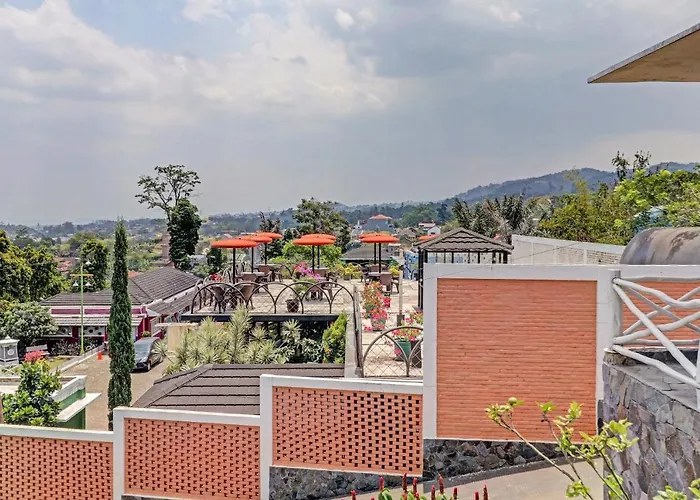 OYO 90617 Rumah Oma Opa Syariah Cibiru